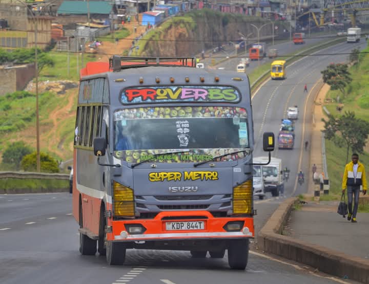 Super Metro bus